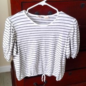 Levi’s Puff Sleeve Gray White Striped Cinch Tie Blouse Size M.